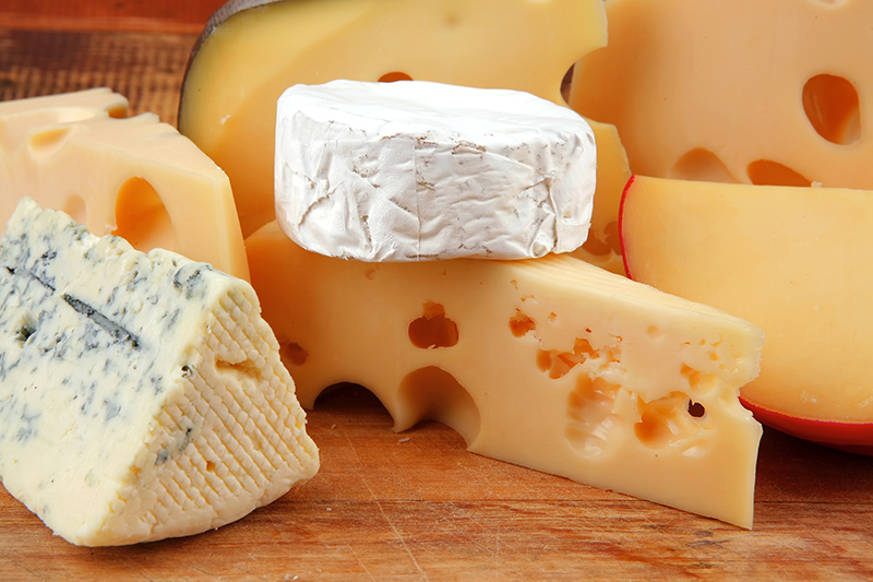 Эксперты рассказывают, как выбрать качественный сыр